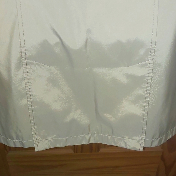 Beltless Trench Coat - Picture 6 of 9